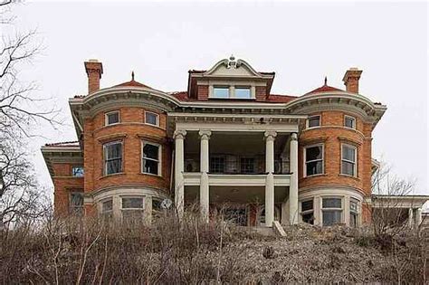 1901 - Davenport, IA - $299,000 - Old House Dreams