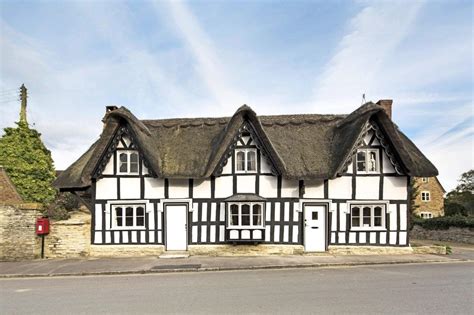 For Sale: Olde English Tudor Homes | Architektur, Fachwerk, Bau