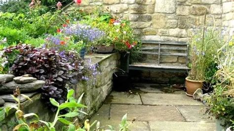 Cottage Garden Layouts: Design The Cottage Garden From Your Dreams ...