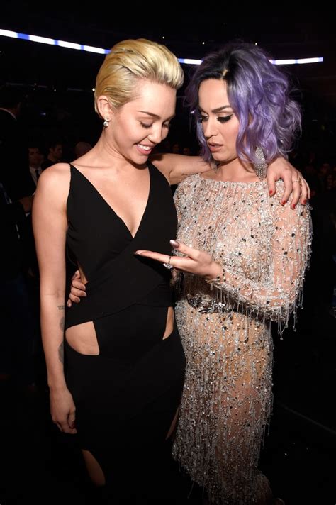 EGO - Toma lá, dá cá: Katy Perry leva apalpada de Miley Cyrus e ...