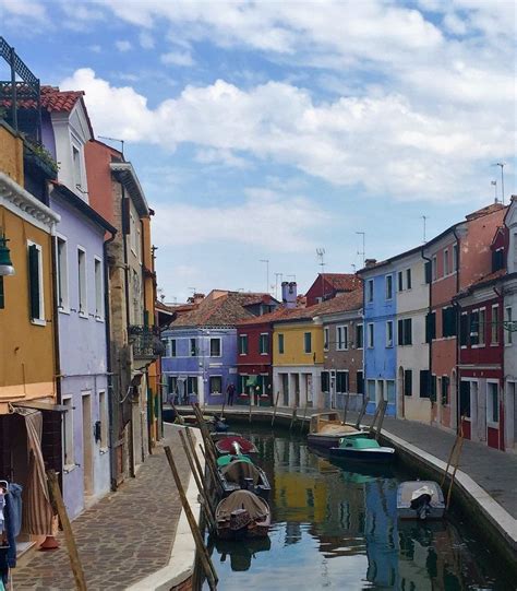 Burano, the lace making island near venice, all the painted houses! Painted Houses, Lace Making ...