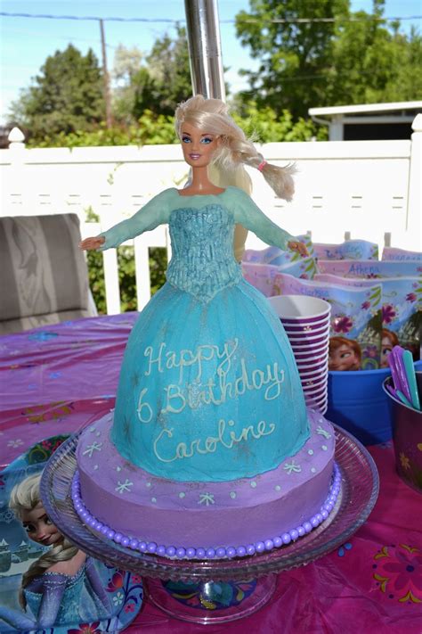 T cakes: Elsa Cake