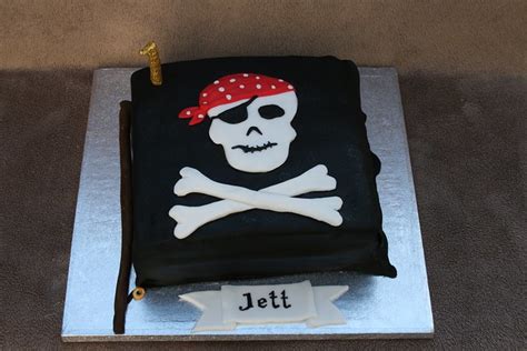 Pirate flag cake | Flickr - Photo Sharing!