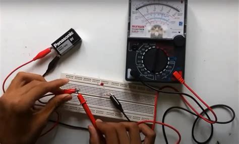 How to Use Analog Multimeter? - ElectronicsHacks