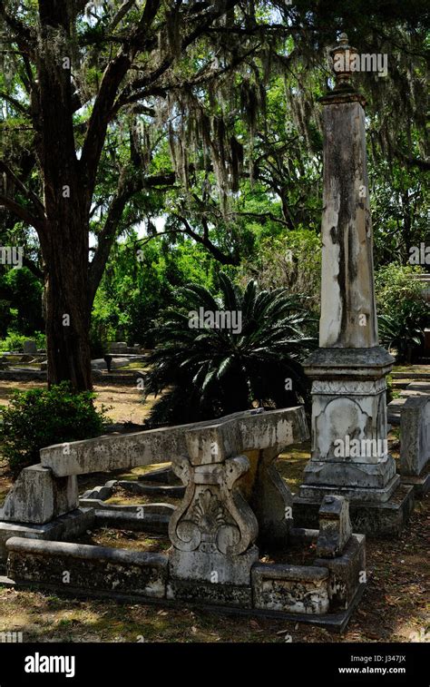 Historic Bonaventure Cemetery Savannah Georgia April 2017 Stock Photo - Alamy