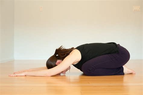 Shashankasana (Rabbit Pose) steps, cautions & benefits - Finess Yoga