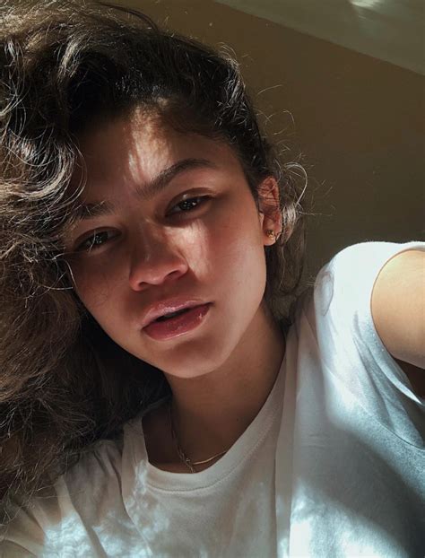 Zendaya goes makeup-free in latest selfie