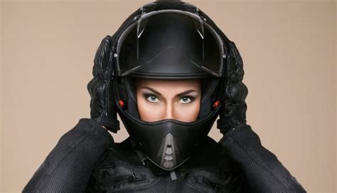 The Five Best Motorcycle Helmets for Women