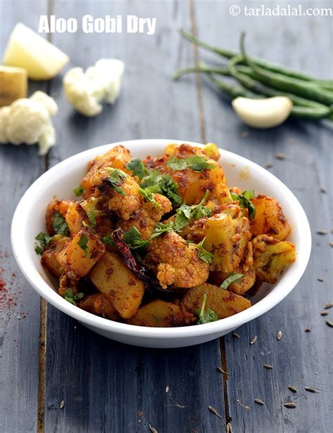 aloo gobi recipe | Punjabi aloo gobi | dry aloo gobhi ki sabzi ...