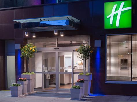 Midtown West Manhattan Hotels | Holiday Inn Express NYC Times Square