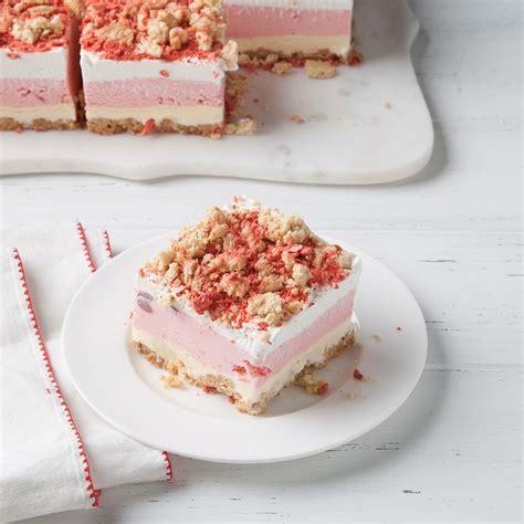 Best Strawberry Crunch Ice Cream Cake Recipes