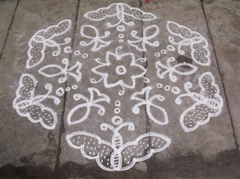 Rangoli designs/Kolam: S.No. 24 :-15-8 Pulli kolam