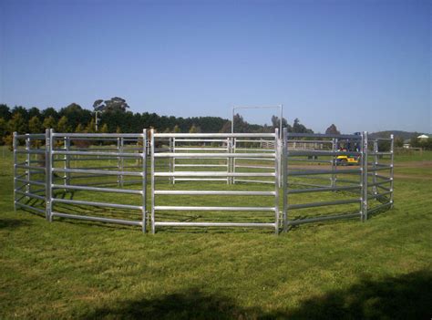 30pcs Bundle Heavy Duty Portable Corral Panels For Cattle & Gate