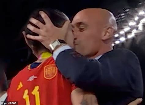 Spanish FA president REFUSE to resign over World Cup 'kiss-gate ...