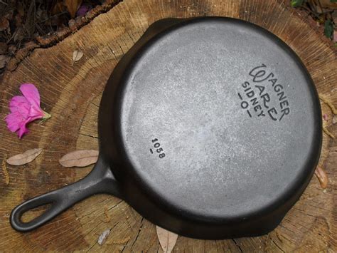 Wagner Ware Sidney 8 Cast Iron Skillet 1058 -- Ready to Use | #1788514083