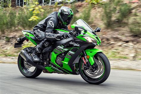 Blind man rode his Kawasaki Ninja ZX-10R up to 266km/h! - BikesRepublic.com