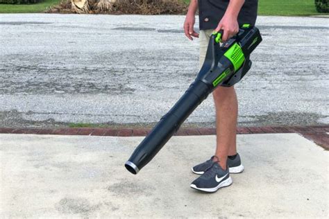 Greenworks 60V 450 CFM Battery-Powered Leaf Blower Review