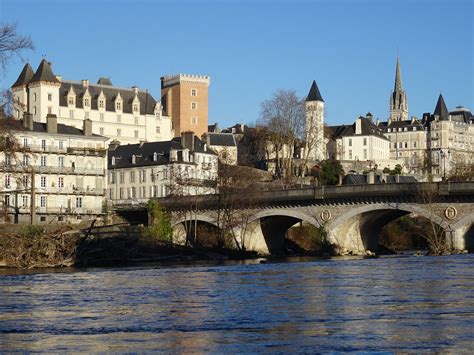 Pau Tourisme - BonjourLaFrance - Helpful Planning, French Adventure