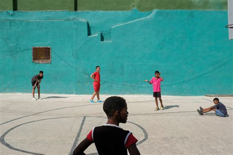 Fuji X100F In Havana - The Perfect Street Photography Camera? - StreetShootr