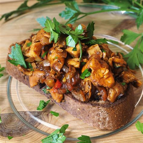 Wild Mushroom Sandwich | Free Vegan Meal Planning | Veahero