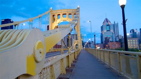 Roberto Clemente Bridge in Pittsburgh, Pennsylvania | Expedia