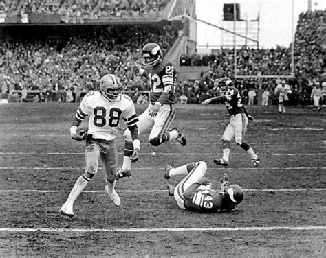 Roger Staubach, Drew Pearson hope Vikings' miracle play makes up for 1975 Hail Mary