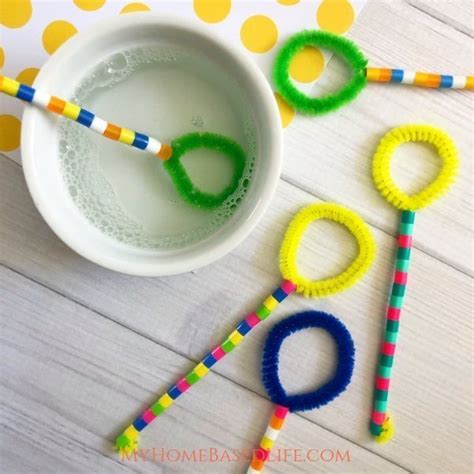 Super Easy Pipe Cleaner Bubble Wands