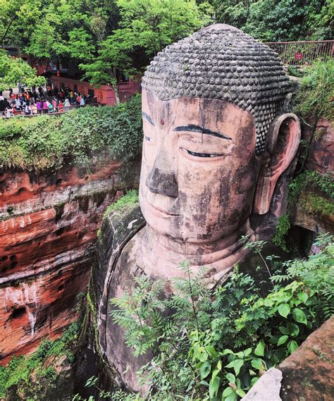 The largest stone carving in China - Leshan Giant Buddha | Expats Holidays