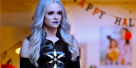 The Flash: Killer Frost Shows Off Her New Look in Halloween Episode ...