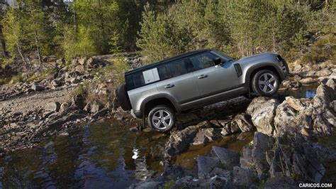 2020 Land Rover Defender 110 - Off-Road | Caricos