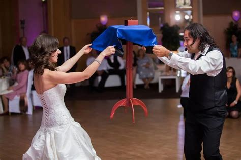 Why hire a wedding magician in California at your wedding? - Flora Fauna Weddings