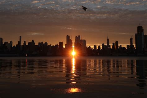 Manhattanhenge Sunrise in New York City - Topic Magazine