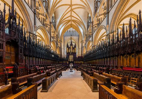 The Pillars of the Earth – Inside England’s Medieval Cathedrals – 5-Minute History