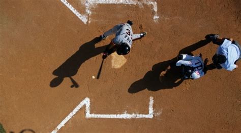 Proper Batting Stance for Baseball (6-Step Guide)