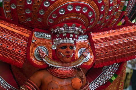 rituals of theyyam – VIRASAT – E – HIND FOUNDATION