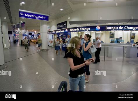 Manchester Airport Terminal 3 Stock Photo - Alamy