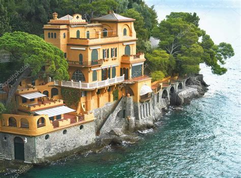 Seaside villa near Portofino in Italy — Stock Photo © Bareta #65867931