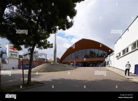 Oxford Road railway station in Manchester UK Stock Photo - Alamy