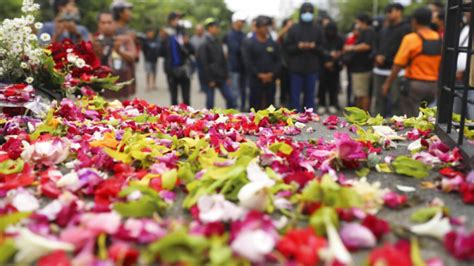 The Sad Tragedy of Kanjuruhan Stadium Makes World Sorrow