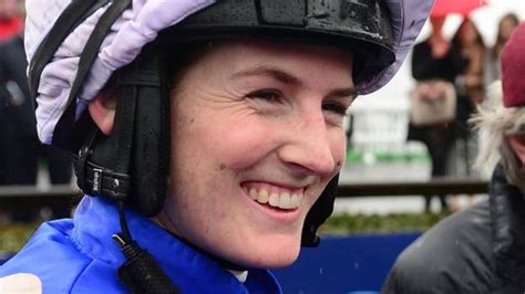 Grand National 2018: Three female jockeys at Aintree for first time in 30 years - BBC Sport