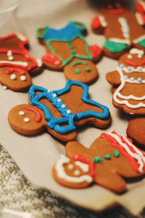 Holiday Gingerbread Man Decorating Party - Parsnips and Pastries