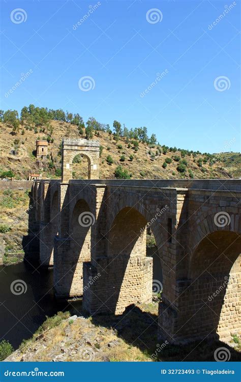 Alcantara Roman Bridge, Alcantara, Espagne Image stock - Image du vieux, architecture: 32723493