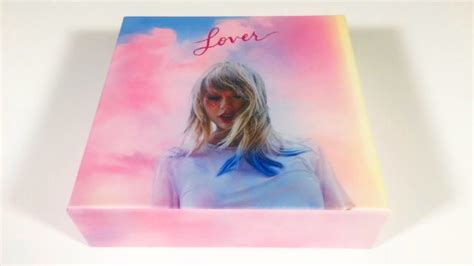 Taylor Swift - Lover Box Unboxing German - YouTube