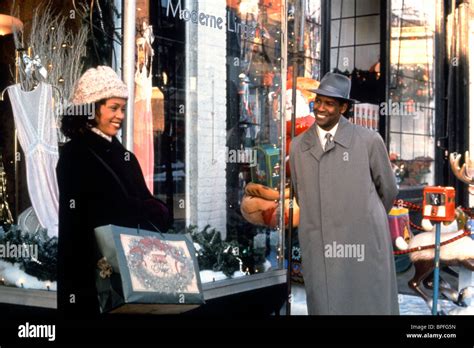 WHITNEY HOUSTON & DENZEL WASHINGTON THE PREACHER'S WIFE (1996 Stock Photo: 31074785 - Alamy