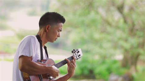 Jake Shimabukuro Performing Bohemian Rhapsody On HiSessions Chords ...