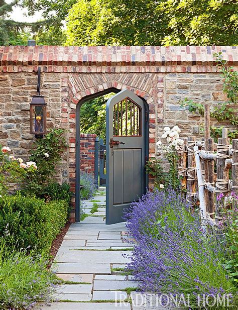 Best 20+ Brick wall gardens ideas on Pinterest | Brick courtyard ...