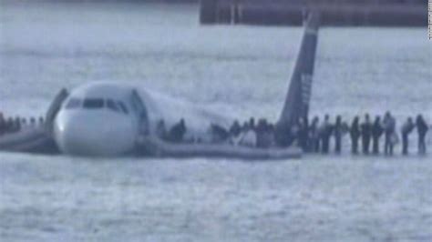 2009: Airplane crash-lands into Hudson River; all aboard reported safe ...