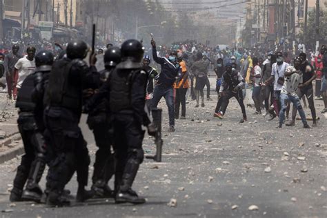 Violent Senegal protests supporting opposition leader kill 1