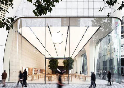 Apple unveils first store built under Jonathan Ive's creative guidance