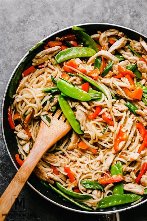 30-min One Pot Meal: Chicken Stir Fry with Rice Noodles